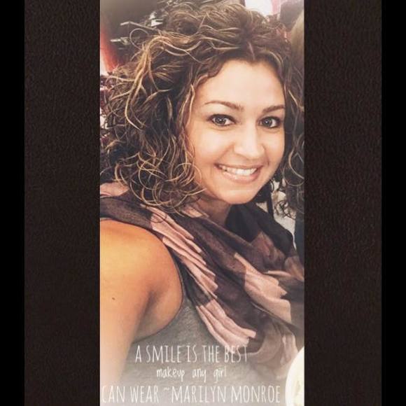 Meet your Posher, Faye - Picture 1 of 1